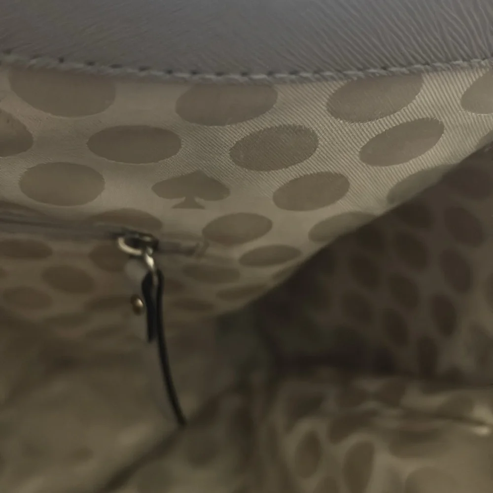 Kate Spade purse. This is a purse that can be rehabbed. - Picture 13 of 16